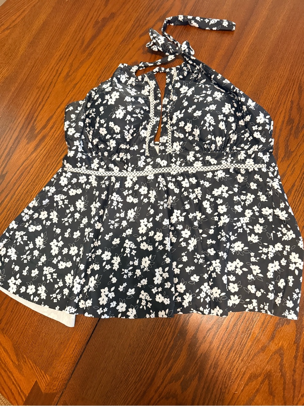 Women’s Plus SHEIN 3X Halter Black White Floral Flowy Tankini Swimsuit